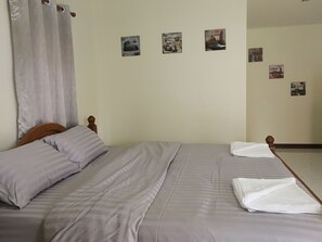 Basic House | Desk, rollaway beds, free WiFi - Baan Khun Resort (Kui Buri)