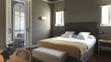 Junior suite | Een kluis op de kamer, een bureau, extra bedden, gratis wifi