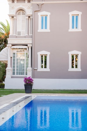 Outdoor pool - Casa Vincke Hotel (Palamós)