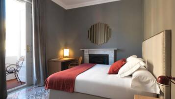 Caja fuerte, escritorio, camas supletorias y wifi gratis