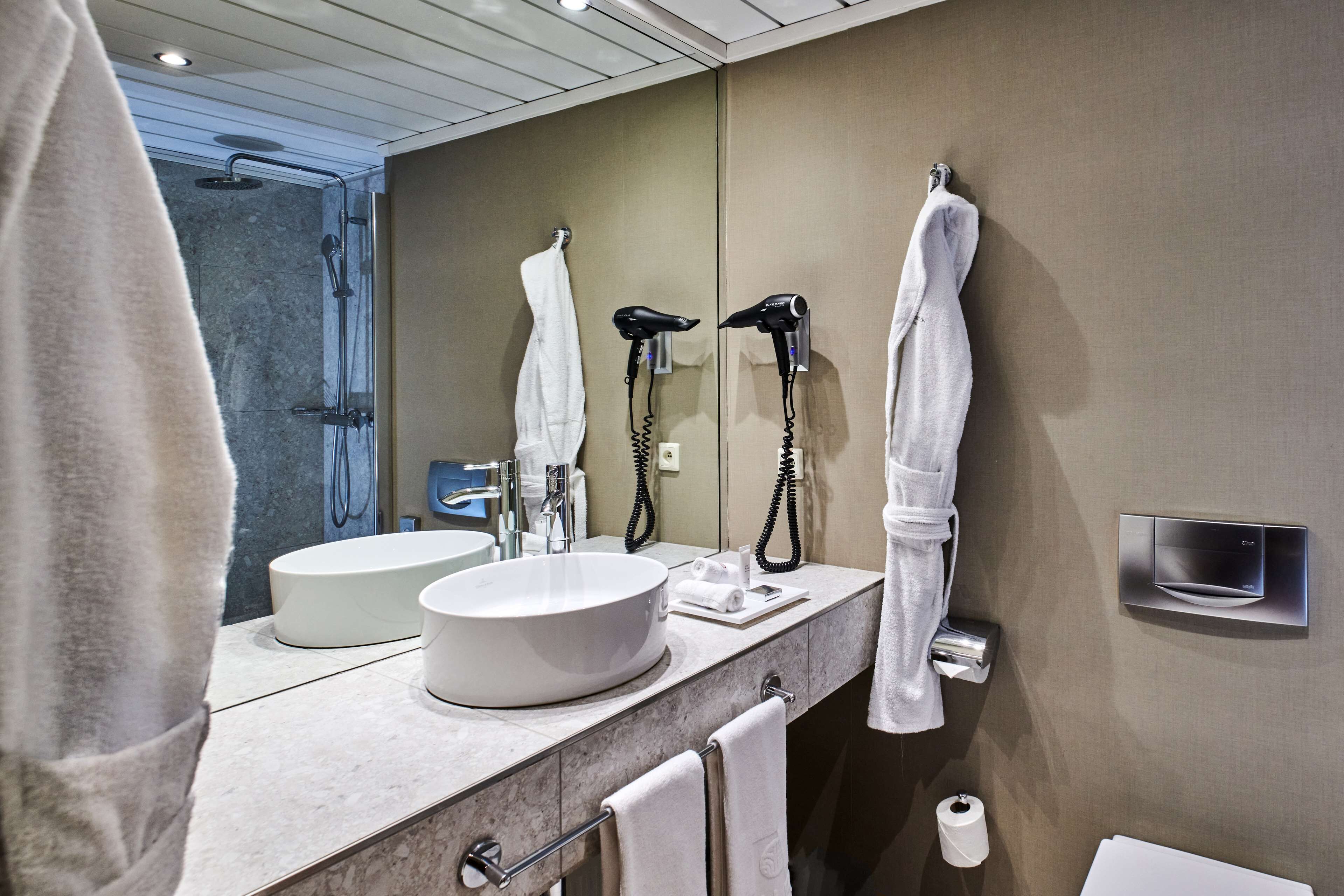 combined shower/bathtub, deep-soaking bathtub, eco-friendly toiletries