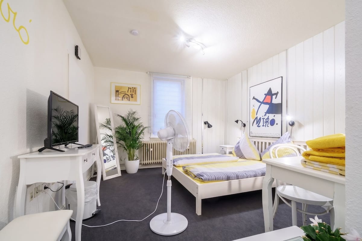 Double Room, Private Bathroom | Desk, cribs (free), rollaway beds (surcharge), WiFi (free)