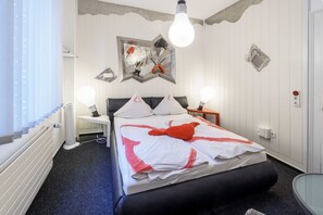 Double Room, Private Bathroom | Individually decorated, individually furnished, desk - Hotel Tusculum (Marburg)