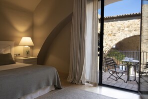 Double Room, Balcony | Courtyard view - El Far Hotel Restaurant (Palafrugell)