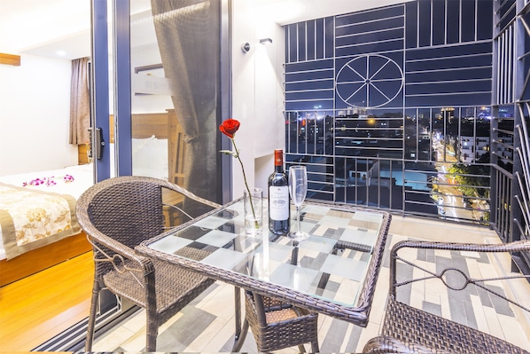 Superior Suite | In-room dining - City Comfort Hotel Royal Palace (Phnom Penh)