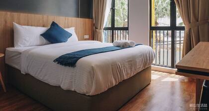 CIQ HOTEL at Jalan Trus