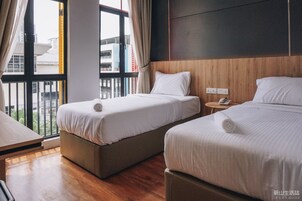 Cofres nos quartos, ferros/tábuas de passar roupa, Wi-Fi de cortesia