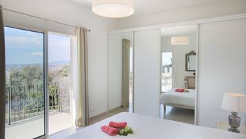 5 slaapkamers, een strijkplank/strijkijzer, gratis wifi, beddengoed