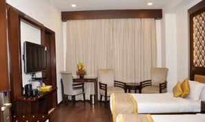 Deluxe Room | 1 bedroom, premium bedding, in-room safe, desk - Siesta Bellvue - Lajpat Nagar (New Delhi)