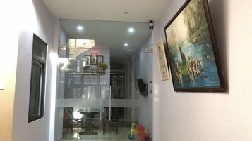 TV 24 polegadas com canais a cabo