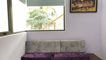 TV 24 polegadas com canais a cabo