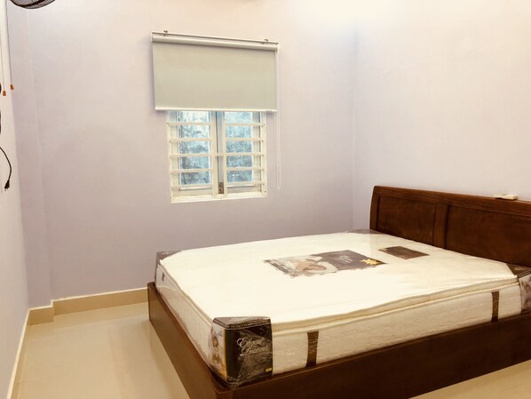 Skrivbord, mörkläggningsgardiner och gratis wi-fi