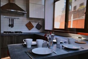 Apartment, 2 Bedrooms | Private kitchen