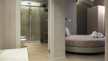 Minibar, coffres-forts dans les chambres, bureau, chambres insonorisées