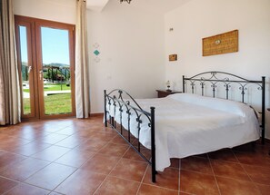 Sábanas de algodón egipcio, wifi gratis y ropa de cama 