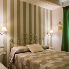 Minibar, in-room safe, desk, soundproofing - Il Giglio Verde (Porto Sant'Elpidio)