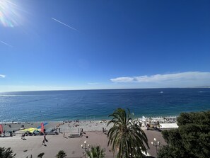 Beach - AU BEAU RIVAGE AP2049 by RIVIERA HOLIDAY HOMES (Niza)