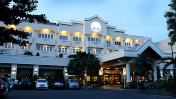 Pintu masuk properti