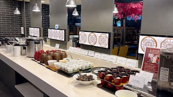 Daily buffet breakfast (JPY 1500 per person)