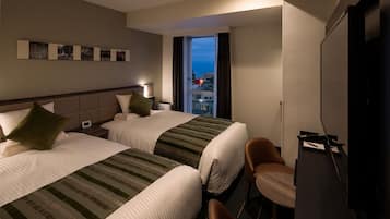 In-room safe, desk, blackout curtains, free WiFi