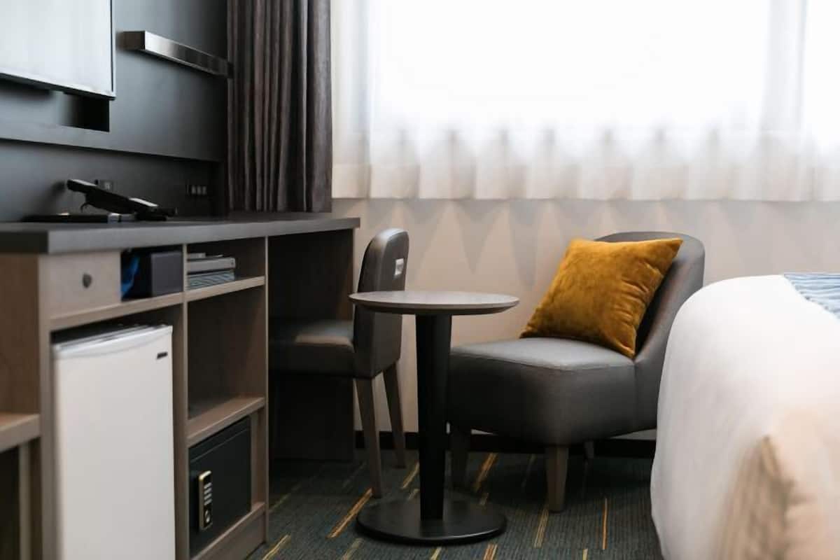 In-room safe, desk, blackout drapes, free WiFi