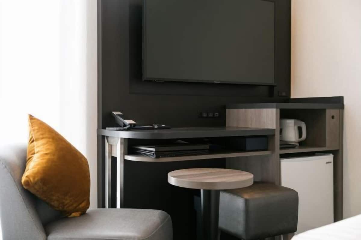 In-room safe, desk, blackout drapes, free WiFi