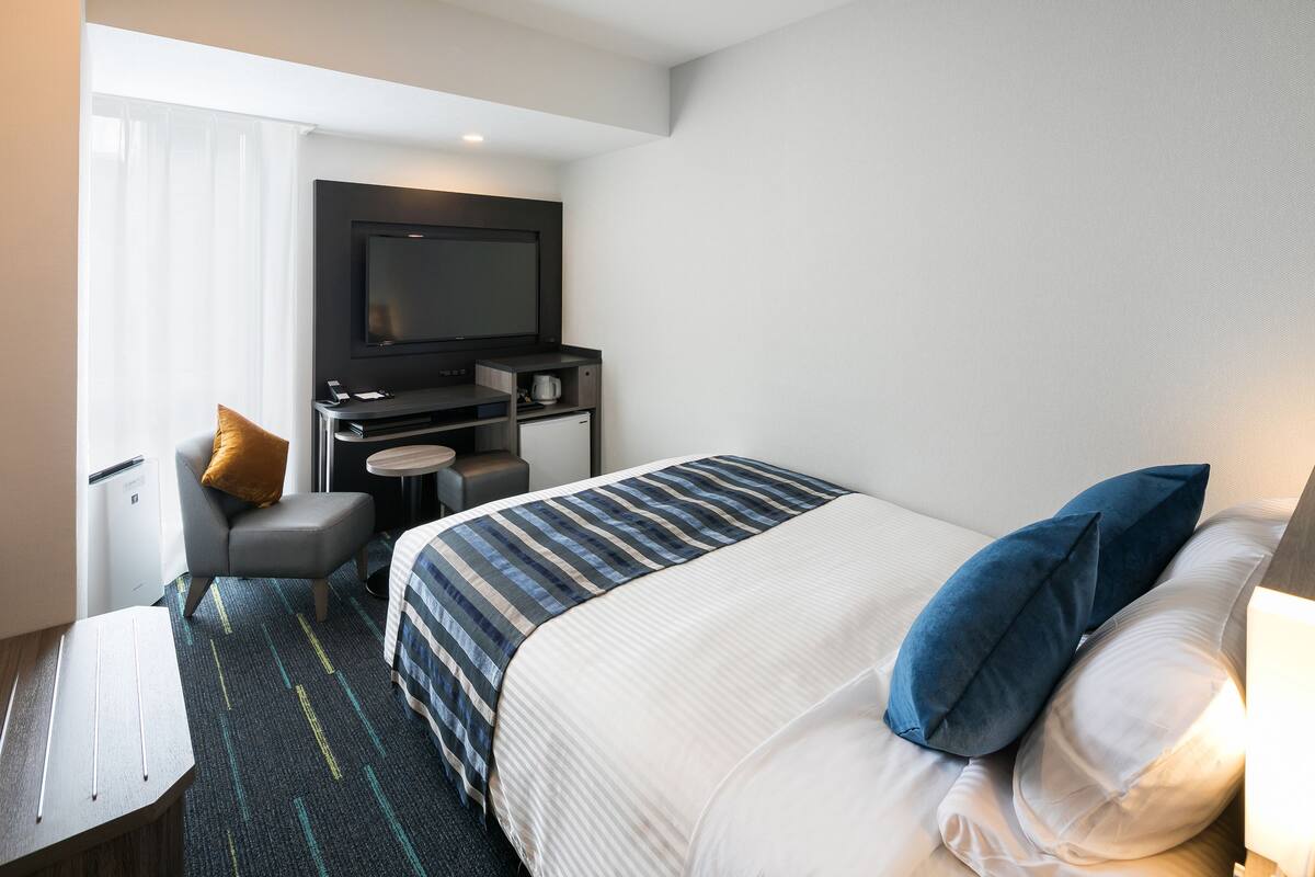 In-room safe, desk, blackout curtains, free WiFi