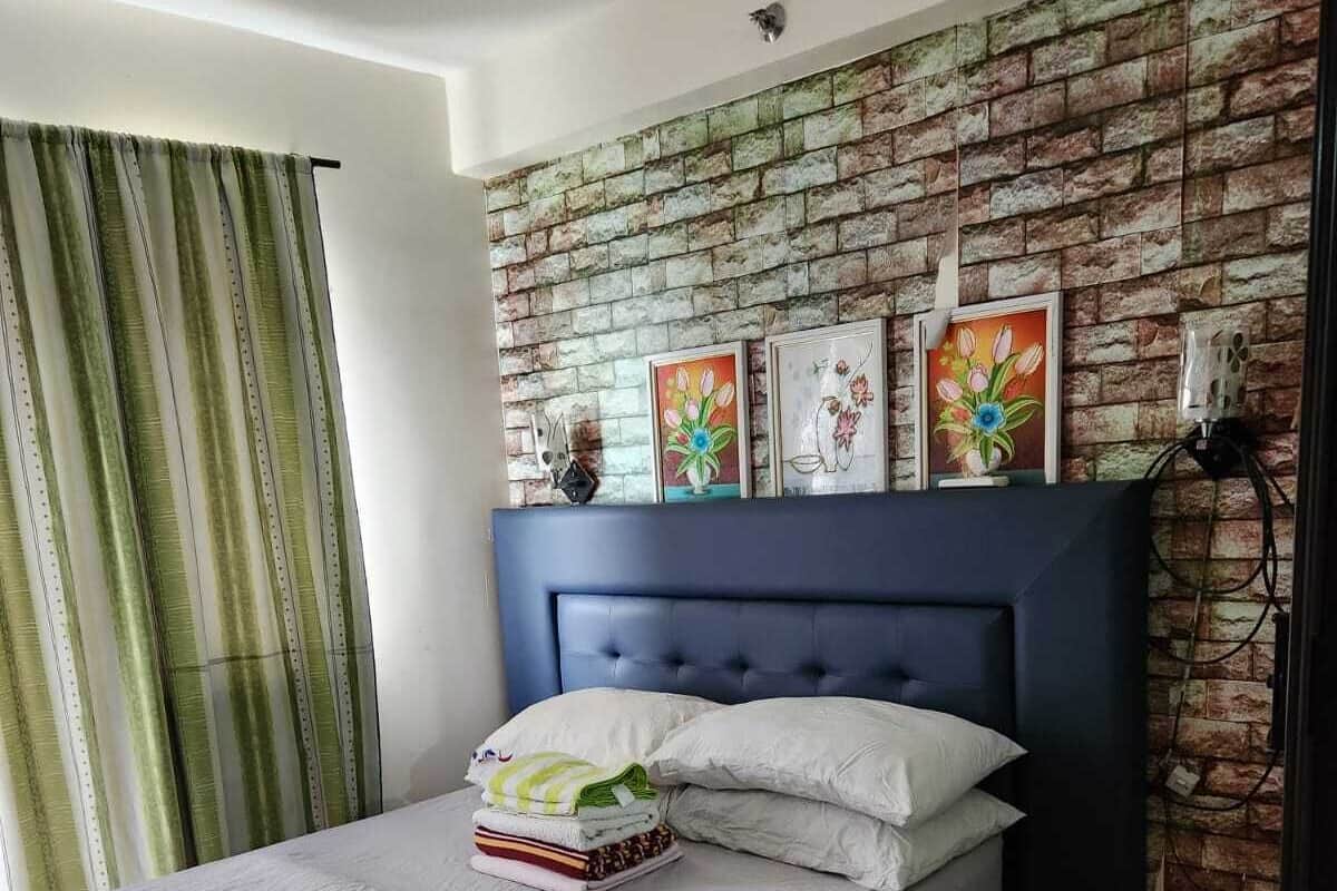 City Condo, 1 Queen Bed with Sofa bed