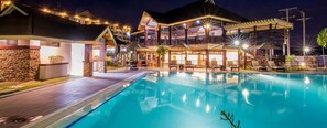 Kolam renang outdoor