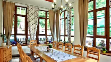 Local and international cuisine
