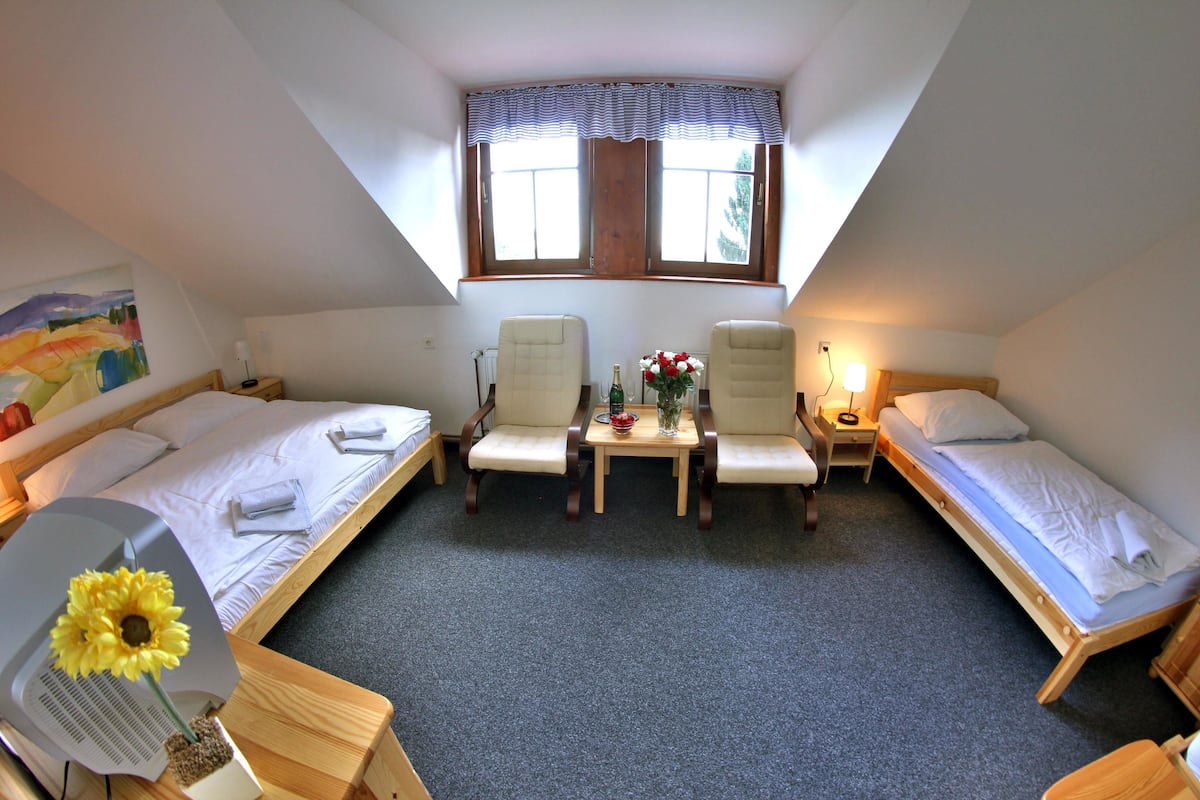 Coffres-forts dans les chambres, Wi-Fi gratuit, draps fournis