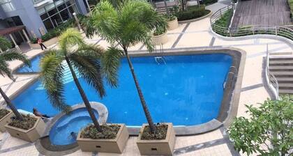 One Palm Tree Apartments