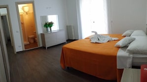 Rollaway beds, free WiFi, bed sheets - Da Lucia B&B (Rome)