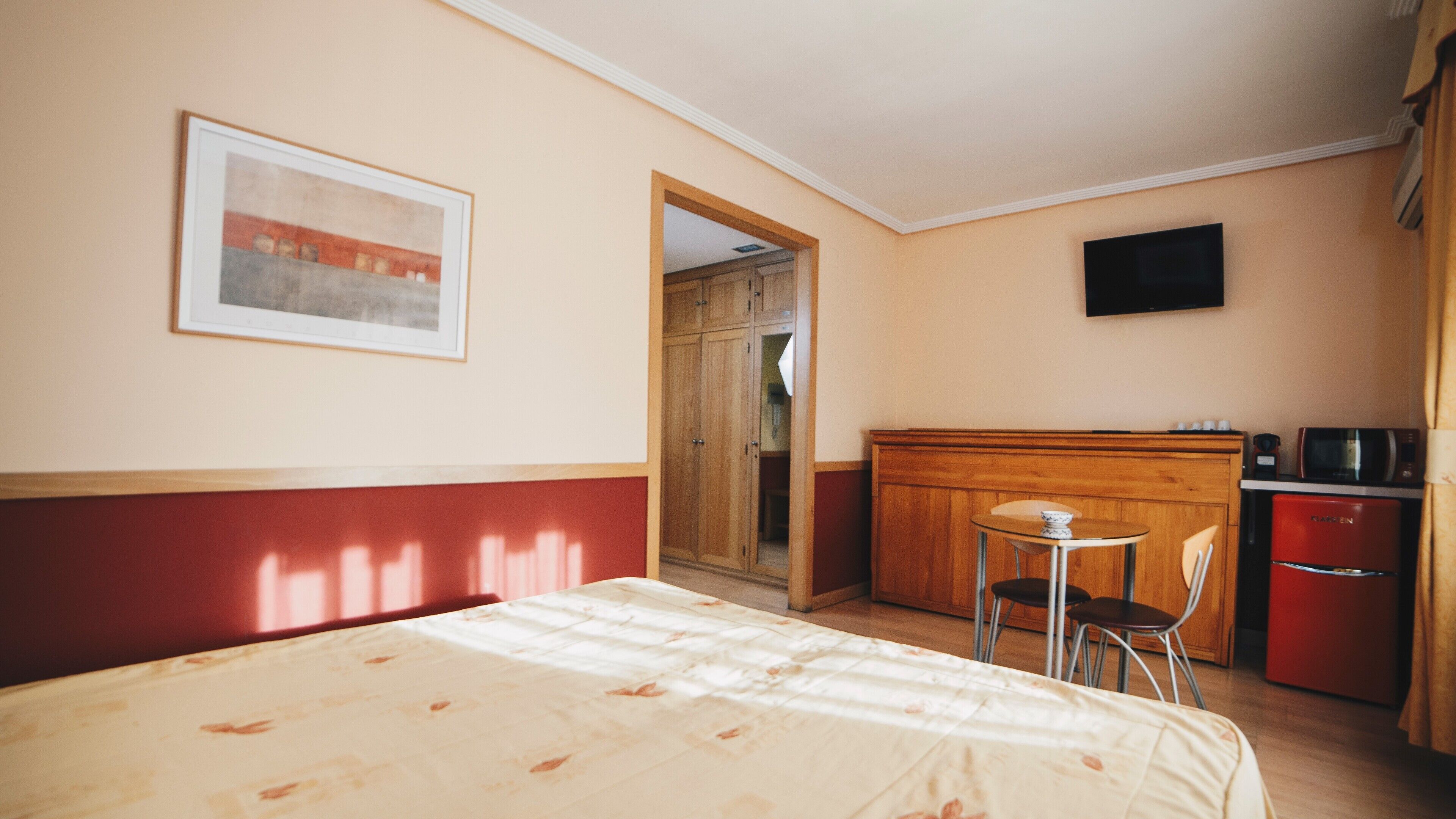 Cubrecamas, wifi gratis y ropa de cama 