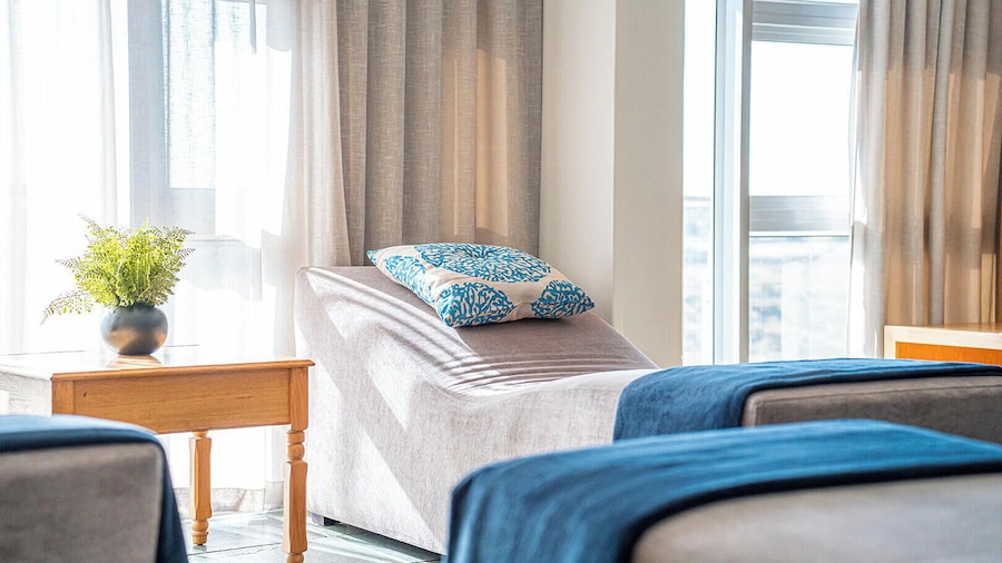 Lagoon Beach Hotel Apartments