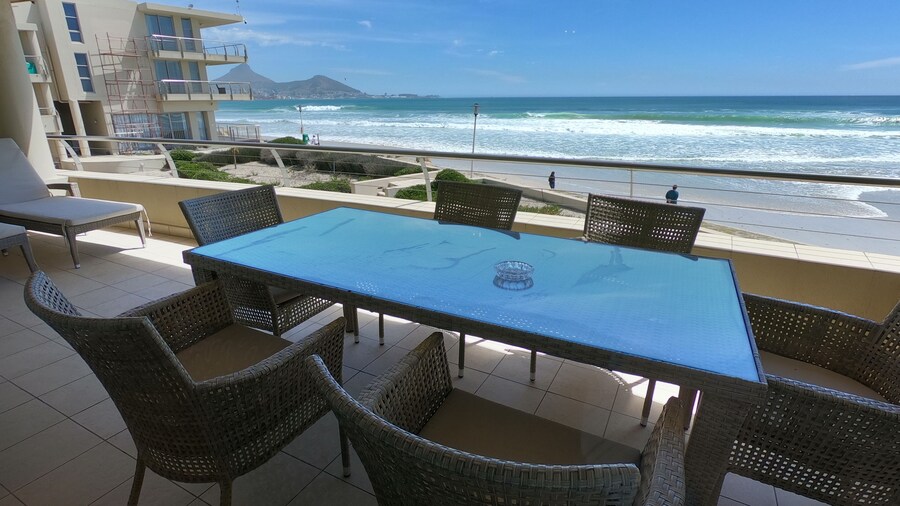 Lagoon Beach Hotel Apartments