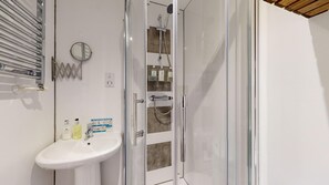 Ferienhaus, 2 Schlafzimmer | Badezimmer | Dusche, kostenlose Toilettenartikel, Haartrockner, Handtücher