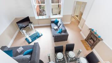 Luxury Villa, 3 Bedrooms | Living room | Plasma TV, Netflix