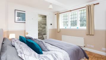Villa Luxe, 3 chambres | 3 chambres, fer et planche Ă  repasser, Wi-Fi gratuit, draps fournis