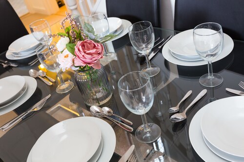 Majestic Villa in Exclusive Area