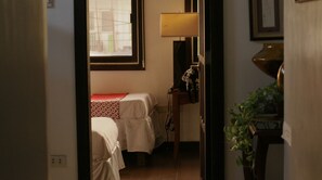 Deluxe Twin kamer | Een bureau, gratis wifi, beddengoed