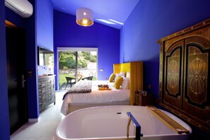 Suite Deluxe (Majorelle) | Roba de llit d'alta qualitat i caixa forta a l'habitació 
