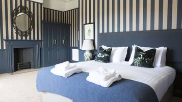 Superior Double or Twin Room, Bathtub | Desk, free WiFi, bed sheets