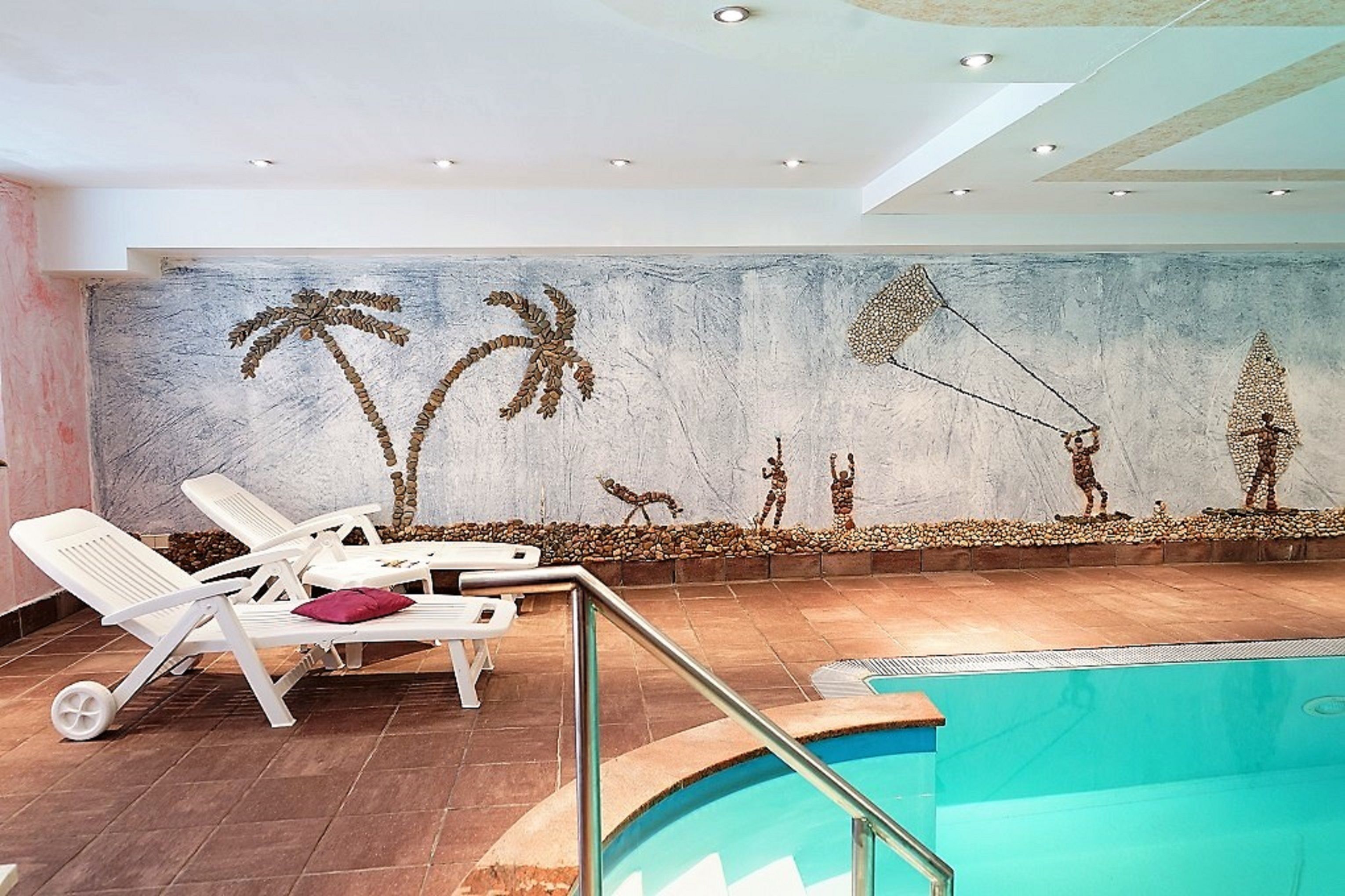 indoor pool, pool loungers