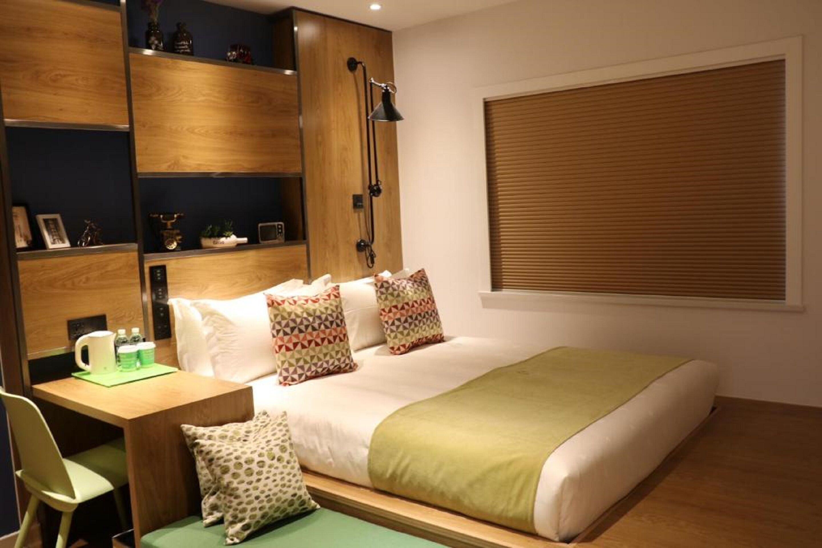 egyptian cotton sheets, premium bedding, in-room safe