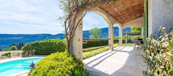VILLA ROCHE GRISE VI3010 by RIVIERA HOLIDAY HOMES