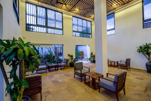 Lobby sitting area - Sumeru Angkor Residence (Siem Reap)