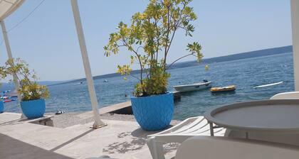Holiday House with Private Terrace. High speed Wi-Fi Internet.