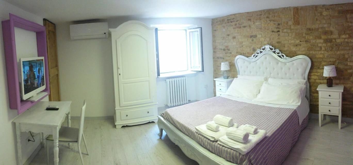 Double Room | Free WiFi, bed sheets