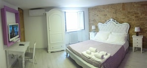 Double Room | Free WiFi, bed sheets - B&B La Lanterna (Fermo)